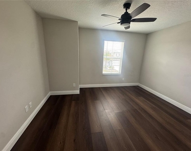 16154 Monterey Greens Circle - Photo Thumbnail 12