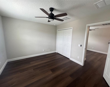 16154 Monterey Greens Circle - Photo Thumbnail 11