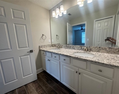16154 Monterey Greens Circle - Photo Thumbnail 10