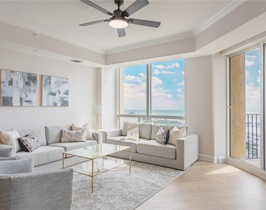 300 Beach Drive Ne - Photo Thumbnail 3