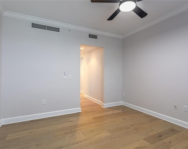 300 Beach Drive Ne - Photo Thumbnail 14