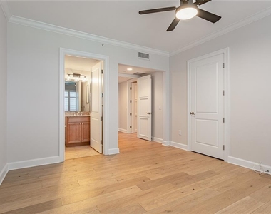 300 Beach Drive Ne - Photo Thumbnail 16