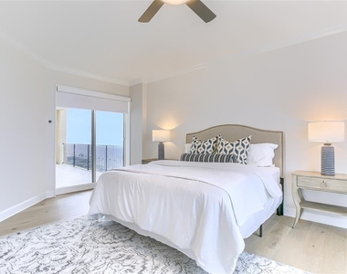 300 Beach Drive Ne - Photo Thumbnail 9