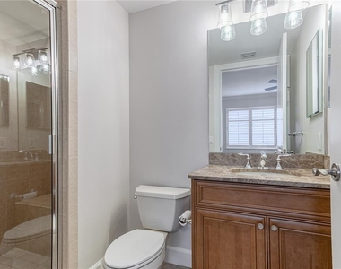 300 Beach Drive Ne - Photo Thumbnail 15