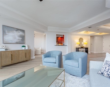 300 Beach Drive Ne - Photo Thumbnail 4