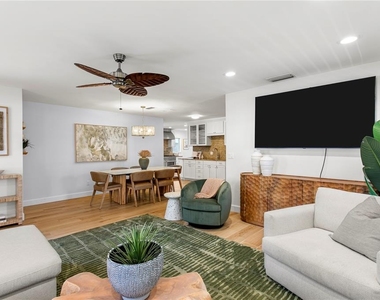 508 Columbia Drive - Photo Thumbnail 5