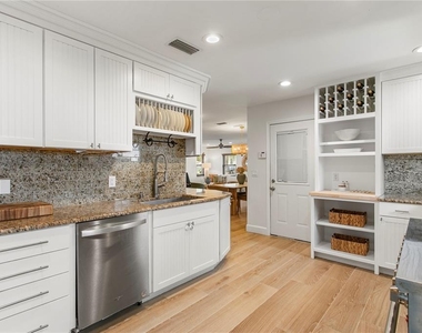 508 Columbia Drive - Photo Thumbnail 13