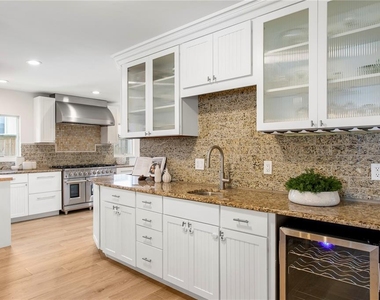 508 Columbia Drive - Photo Thumbnail 9