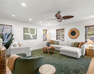508 Columbia Drive - Photo Thumbnail 4