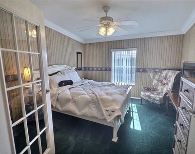 136 Pindo Palm Street W - Photo Thumbnail 9