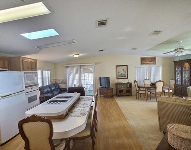 136 Pindo Palm Street W - Photo Thumbnail 8