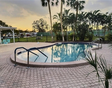 136 Pindo Palm Street W - Photo Thumbnail 28