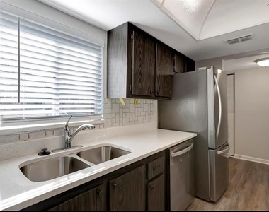 7020 Cognac Drive - Photo Thumbnail 5