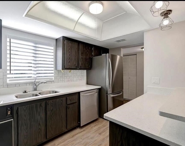 7020 Cognac Drive - Photo Thumbnail 4