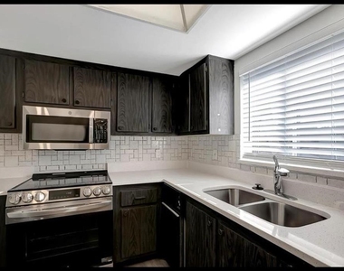 7020 Cognac Drive - Photo Thumbnail 11