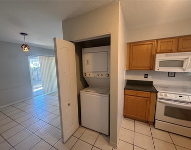 3607 W Idlewild Avenue - Photo Thumbnail 2
