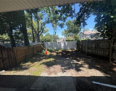 3607 W Idlewild Avenue - Photo Thumbnail 3