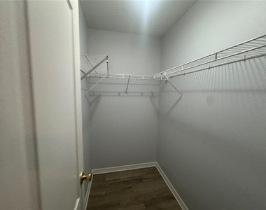 3607 W Idlewild Avenue - Photo Thumbnail 4