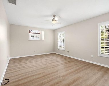 345 Bailey Street - Photo Thumbnail 27