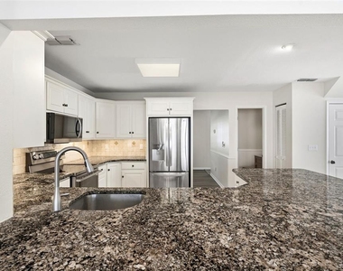 345 Bailey Street - Photo Thumbnail 15