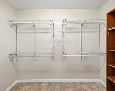 345 Bailey Street - Photo Thumbnail 31