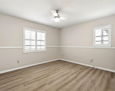 345 Bailey Street - Photo Thumbnail 25
