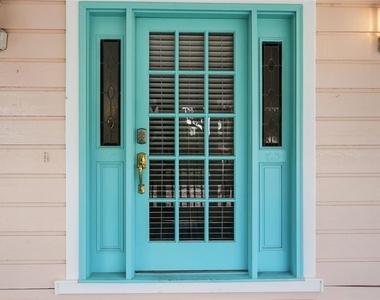 345 Bailey Street - Photo Thumbnail 5