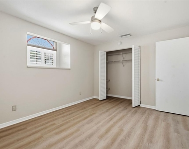 345 Bailey Street - Photo Thumbnail 24