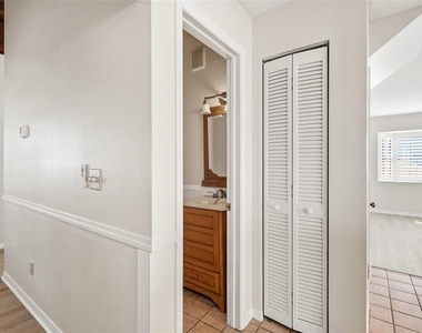 345 Bailey Street - Photo Thumbnail 22