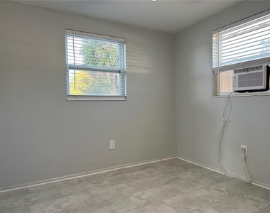 351 50th Avenue N - Photo Thumbnail 3