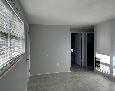 351 50th Avenue N - Photo Thumbnail 7