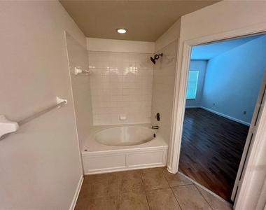 26543 Castleview Way - Photo Thumbnail 16