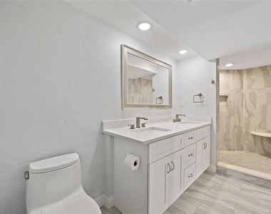 4141 Bayshore Boulevard - Photo Thumbnail 12