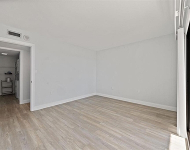 4141 Bayshore Boulevard - Photo Thumbnail 15