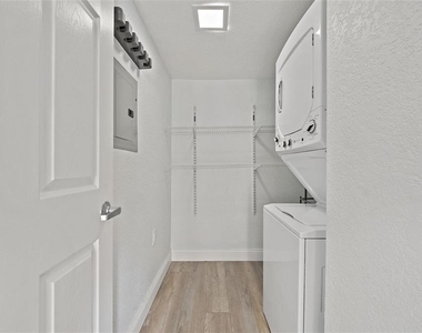 4141 Bayshore Boulevard - Photo Thumbnail 19