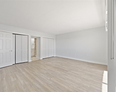 4141 Bayshore Boulevard - Photo Thumbnail 9