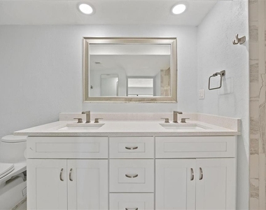 4141 Bayshore Boulevard - Photo Thumbnail 11