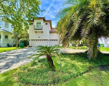 4620 W Browning Avenue - Photo Thumbnail 1