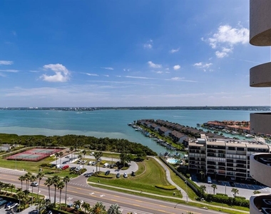 1560 Gulf Boulevard - Photo Thumbnail 8