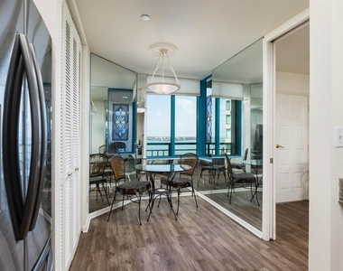 1560 Gulf Boulevard - Photo Thumbnail 11