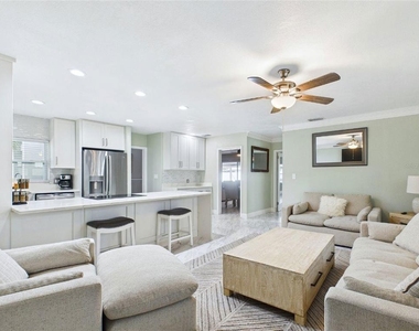 409 4th Avenue N - Photo Thumbnail 6