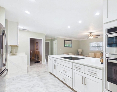409 4th Avenue N - Photo Thumbnail 3