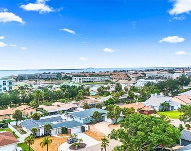 409 4th Avenue N - Photo Thumbnail 1