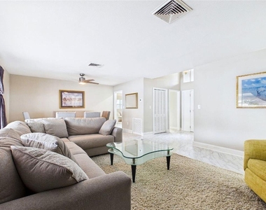409 4th Avenue N - Photo Thumbnail 15