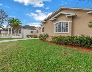 7380 Pebble Beach Lane - Photo Thumbnail 2
