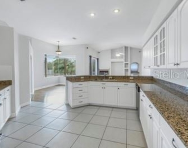 7380 Pebble Beach Lane - Photo Thumbnail 23