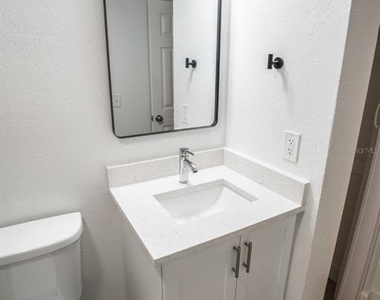 11314 N 52nd Street - Photo Thumbnail 20