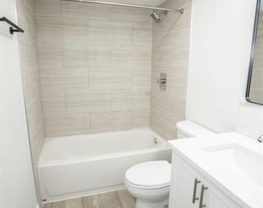 11314 N 52nd Street - Photo Thumbnail 24