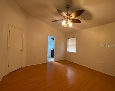 3938 Creek Woods Drive - Photo Thumbnail 7
