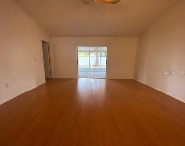 3938 Creek Woods Drive - Photo Thumbnail 4